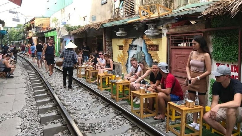 Hanoi: Eat Like a Local Small Group Street Food Tour - What you will eat: Hanoi classics plus street snacks plus dessert