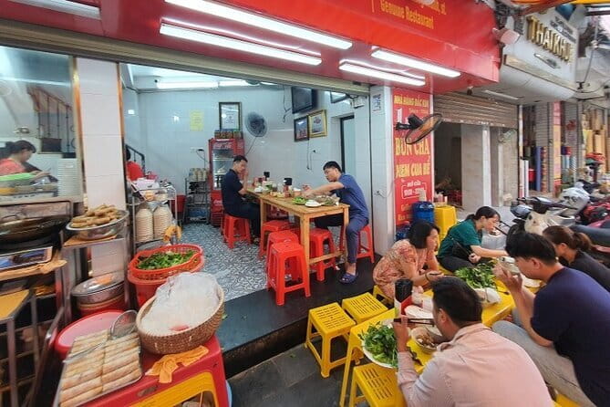 Hanoi Famous Michelin Guided Street Food Tour - Price and Logistics: What Makes It Feel Like a Deal