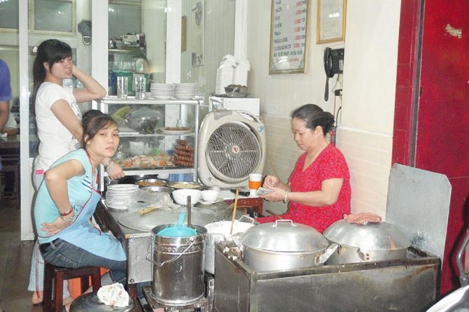 Hanoi Food on Foot: Walking Tour of Hanoi Old Quarter - Group Size, Pace, and Who Should Book This