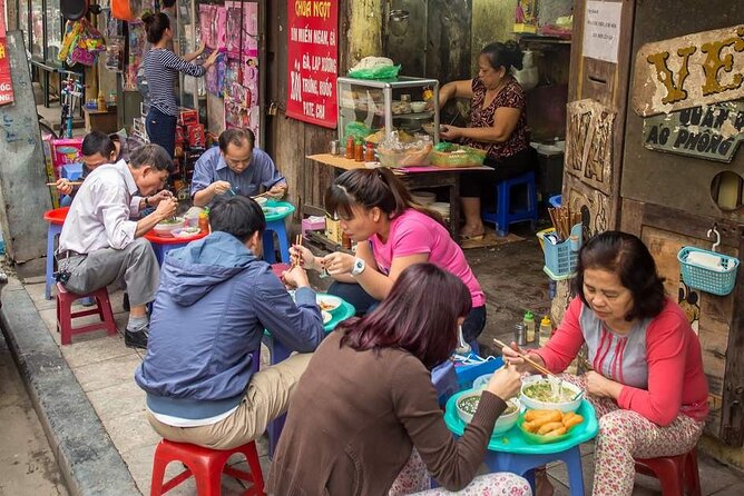 Hanoi Food & Train Street Tour - The walking rhythm: 3 to 4 km, short stops, and real-world street navigation