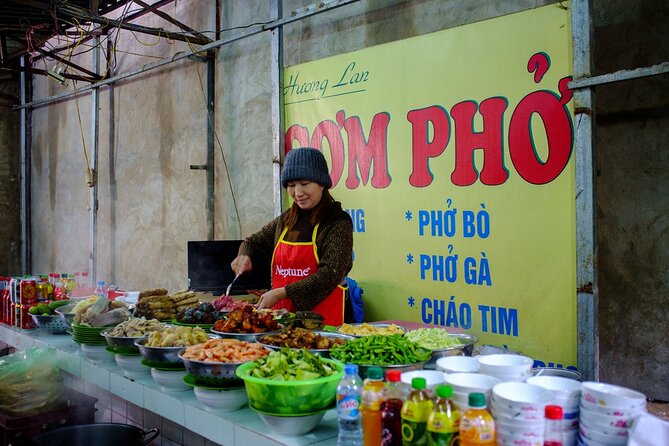 Hanoi Food & Train Street Tour - What you eat in the Old Quarter: stalls, families, and up to eight Hanoi dishes