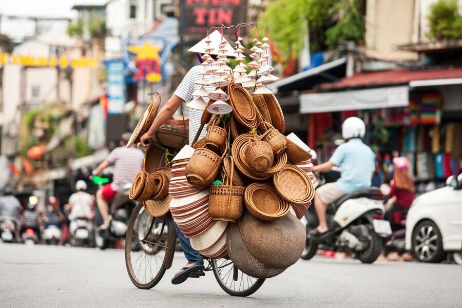 Hanoi: Full-Day City Tour with Lunch and Optional Extras - One Pillar Pagoda, modesty rules, and how to time your photos