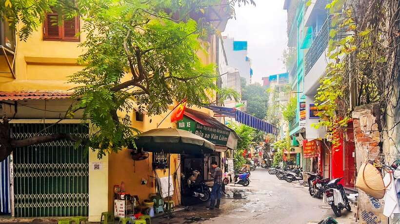 Hanoi: Guided Food Tour with Train Street Visit - The train pass gamble, and why timing flexibility helps