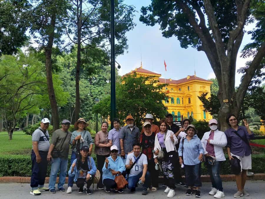 Hanoi: Half-Day City Tour with Thang Long Water Puppet Show - Ba Dinh Square and the Ho Chi Minh Mausoleum Area: Learn the Revolution, Then Look Forward