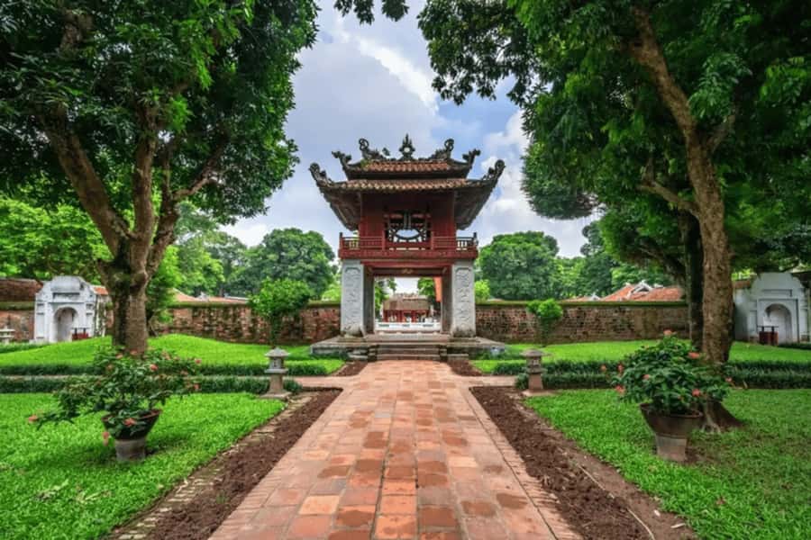 Hanoi: Half-Day City Tour with Thang Long Water Puppet Show - The Thang Long Water Puppet Theatre: A 50-Minute Show That Feels Like Vietnam