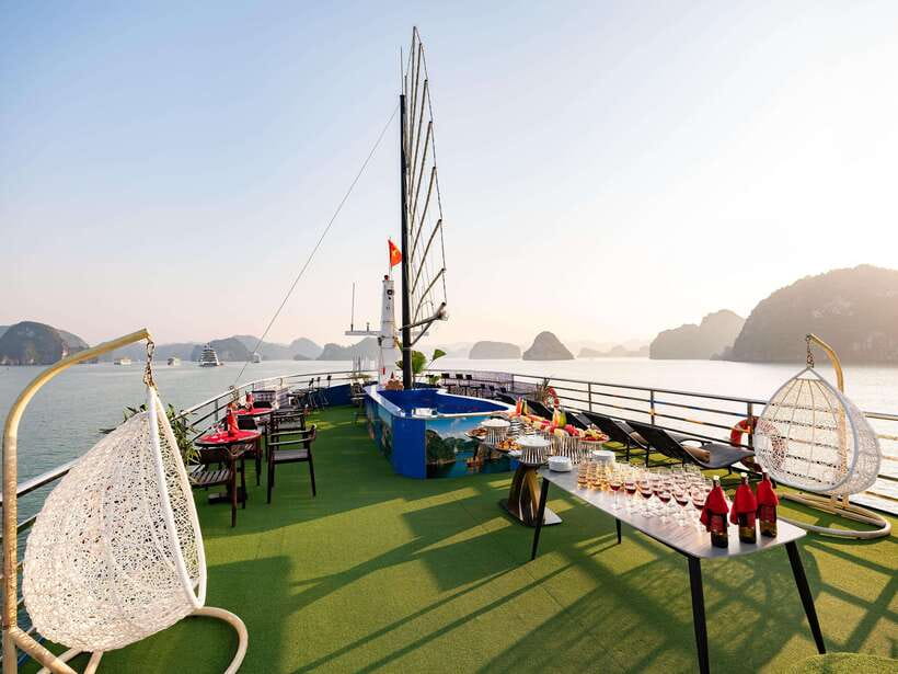 Hanoi: Halong Bay Cruise, Amazing Cave, Titov Island & Kayak - Titov Island: Swim at the Beach or Climb for Views