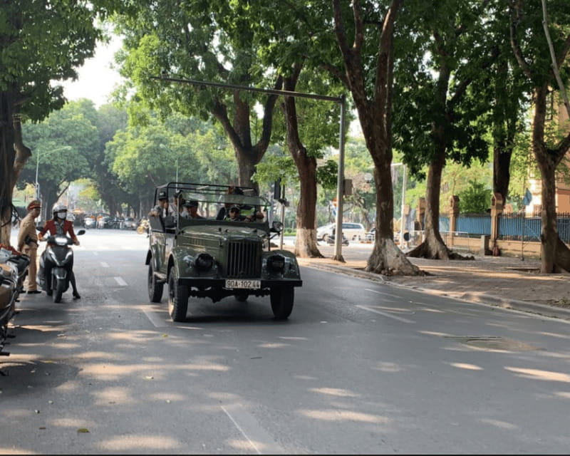 Hanoi: Historic Jeep Tour - Long Bien Bridge and Big Landmark Passes