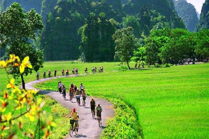 Hanoi - Hoa Lu - Tam Coc - Mua Cave - 1 Day Tour. By Luxury Limousine From Hanoi - Mua Cave and the top of Mua Island: earn the view, then take your photos