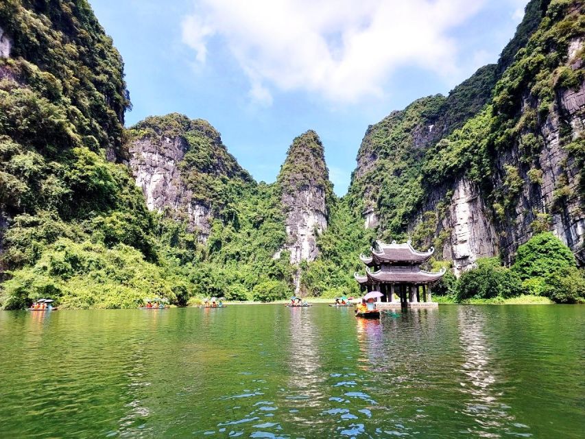 Hanoi: Hoa Lu, Trang An, and Mua Cave Full-Day Trip - Starting from Hoan Kiem and the long drive south