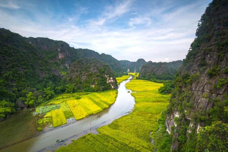 Hanoi: Hoa Lu, Trang An Caves & Mua Cave Day Trip and Lunch - Cave timing, crowds, and what weather changes