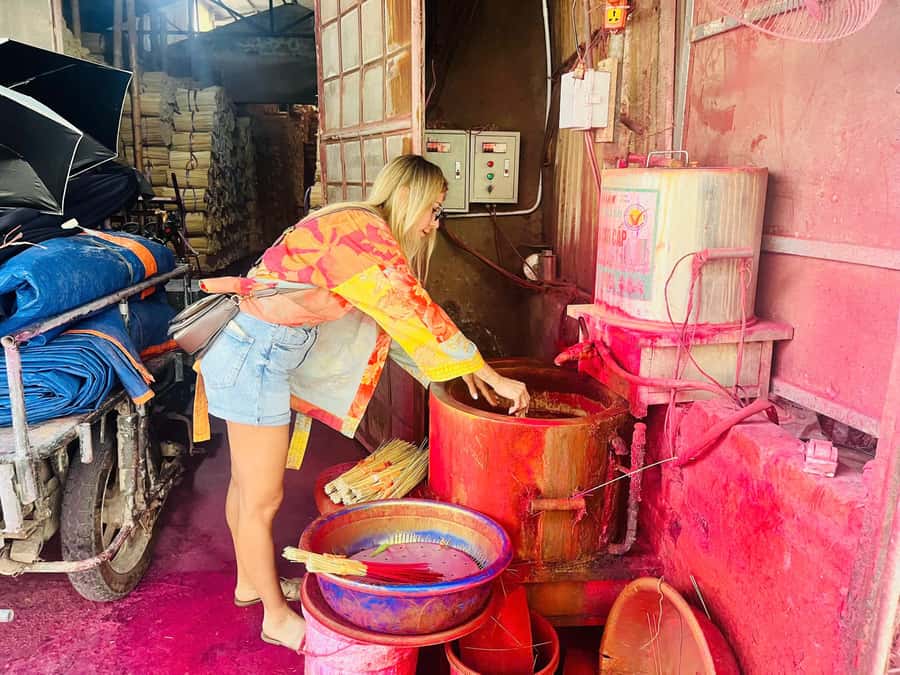 Hanoi: Incense Village, Hat, Lacquer Tour & City Highlights - Lacquer art village and home-cooked lunch on the full-day tour