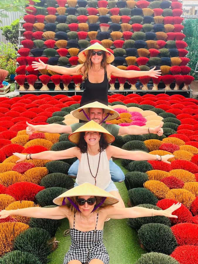 Hanoi: Incense Village, Hat, Lacquer Tour & City Highlights - Water Puppet Theater: the 50-minute show to close your day