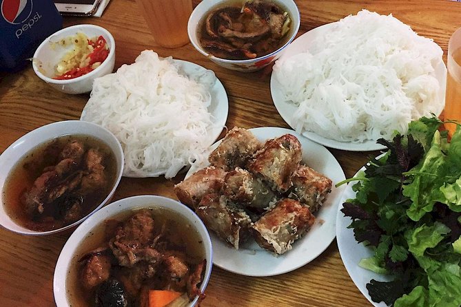 HANOI INCREDIBLE STREET FOODIE TOUR (Enjoy traditional Cuisine as the local) - How the guide chooses your food without leaving you in decision limbo