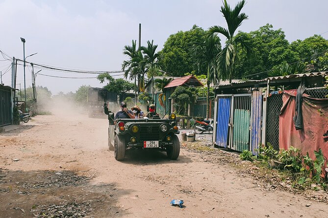 Hanoi Jeep Tour: Red River Countryside Culture & Daily Life - Lunch and drinks included: what the tour actually feeds you