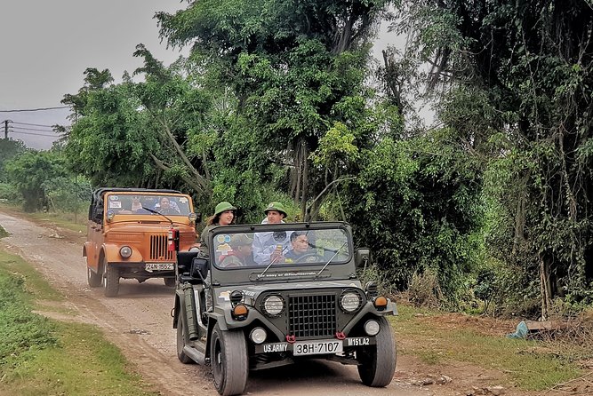 Hanoi Jeep Tour: Red River Countryside Culture & Daily Life - Guides like Hannah, Bee, Doanh (John), and Louis, and how they shape the day