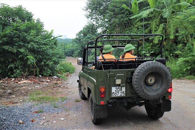 Hanoi Jeep Tours Led By Women: Hanoi Countryside Half Day - Lại Đà and the Red River banks: farmers’ work in motion