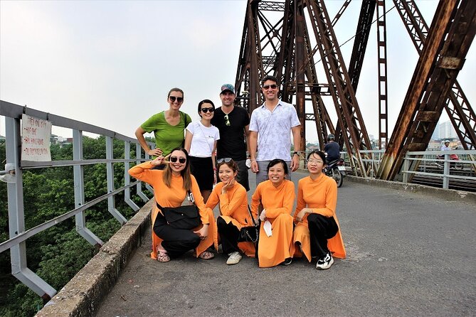Hanoi Jeep Tours Led By Women: Hanoi Countryside Jeep Tours - Hồ Trúc Bạch: A Final Food Stop Before You Head Back