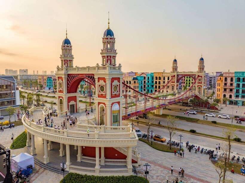 Hanoi: Mega Grand World with Bat Trang Pottery Village - Who should book this Mega Grand World trip