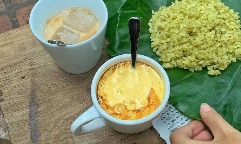 Hanoi: Michelin Guide Street Food Walking Tour - Guides Matter Here: Humor, Street-Crossing, and Learning How to Eat