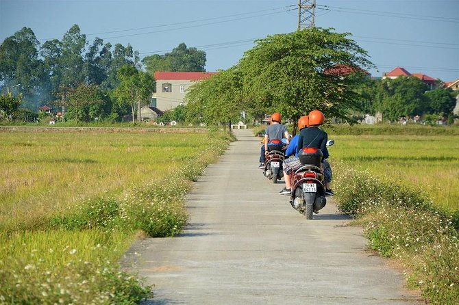 Hanoi Motorbike Food Tours: Hanoi Motorbike Tours Led By Women - The Route: Banh Cuon, Bun Cha, West Lake Views, and Train Street