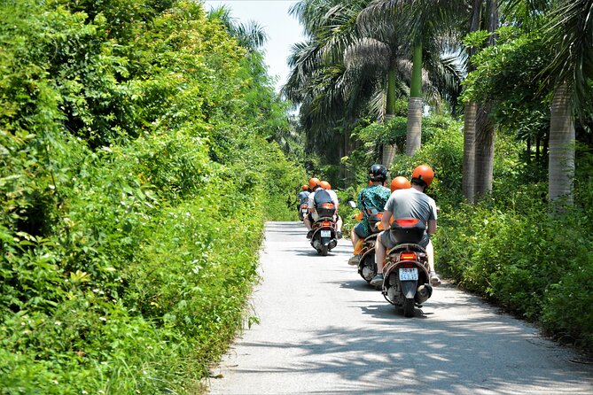 Hanoi Motorbike Led By Women: Hanoi Countryside Motorbike Tours - Hoi Phụ broomstick making: a 15-minute craft stop that matters