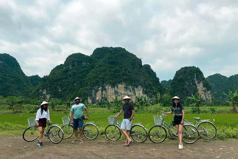 Hanoi/Ninh Binh: 1-Day Tam Coc/Trang An, Hoa Lu & Mua Caves - How to Pack Like You’re Actually Doing the Climb and Bike