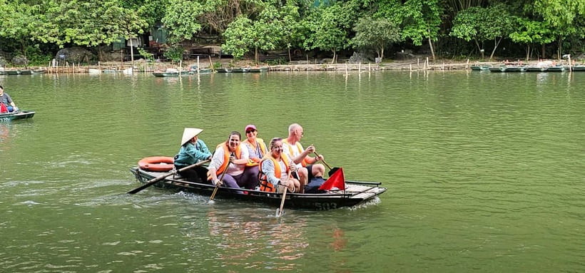 Hanoi: Ninh Binh, Bai Dinh/Hoa Lu, Trang An, & Mua Cave Tour - Guide care and group energy: what you should expect