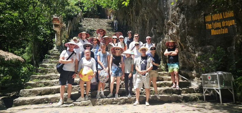 Hanoi: Ninh Binh, Bai Dinh/Hoa Lu, Trang An, & Mua Cave Tour - Trang An boat cruise: UNESCO scenery on a traditional sampan