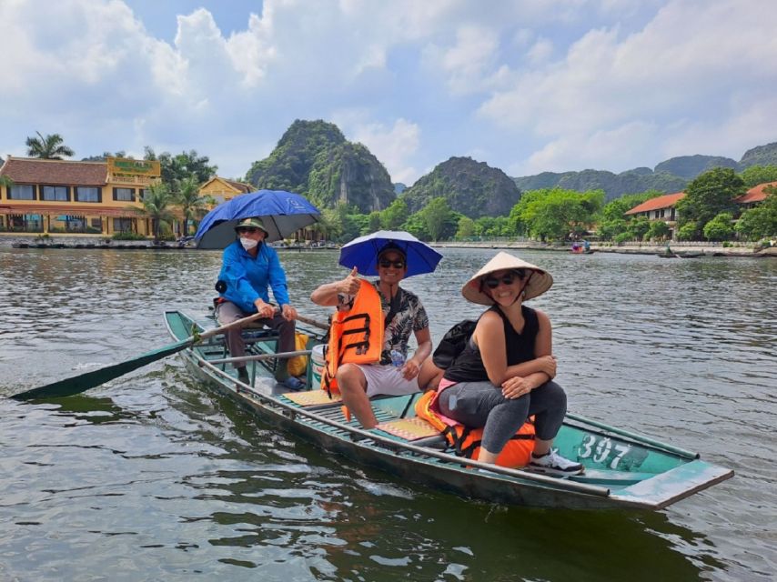 Hanoi: Ninh Binh, Hoa Lu, Tam Coc and Mua Cave Day Trip - Tam Coc sampan cruise on calm water and photogenic bends