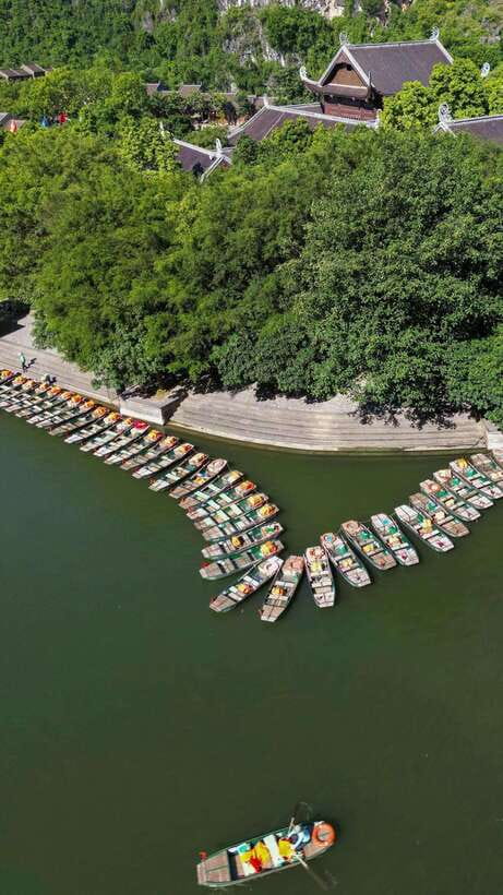 Hanoi:Ninh Binh-Trang An-Mua Cave-Hoa Lu&Cycling BEST SELLER - Trang An UNESCO cave boat trip: Sang Cave, Toi Cave, and movie-set vibes