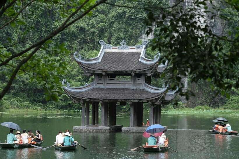 Hanoi:Ninh Binh-Trang An-Mua Cave-Hoa Lu&Cycling BEST SELLER - Choosing Mua Cave: 500 steps for a big panoramic payoff