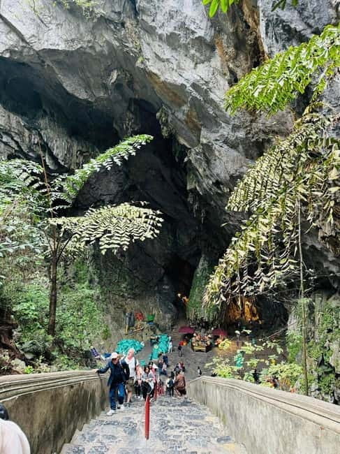 Hanoi: Perfume Pagoda Day Tour with Boat Ride & Cave Visit - Huong Tich Cave and the Perfume Pagoda complex, step by step