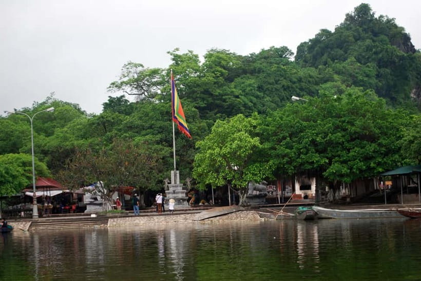 Hanoi: Perfume Pagoda Day Tour with Boat Ride & Cave Visit - Extra costs, tips, and holiday surcharges you can plan for