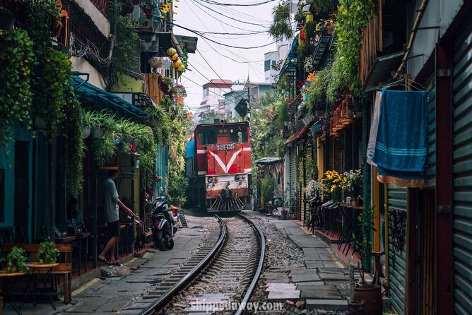 Hanoi Private Day Tour: Hidden Gems, Hoa Lo Prison, Train Street - Hoa Lo Prison, history you should handle with care