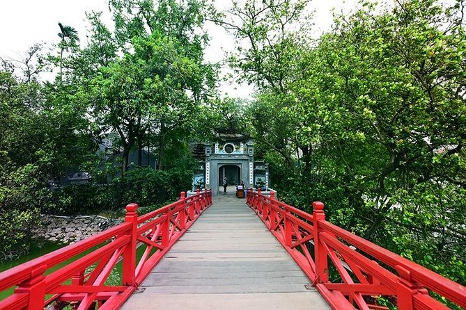 Hanoi Private Tour: Hidden Corners, Train Street, Incense Village - Tran Quoc Pagoda: a 30-minute lesson in long timelines