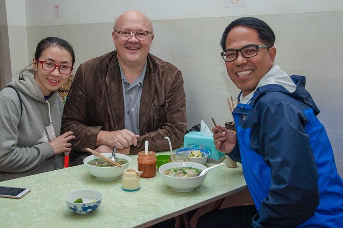 Hanoi Private Walking Tour: Street Food (HOT HOUR PROMOTING) - Logistics that help you have a smooth evening