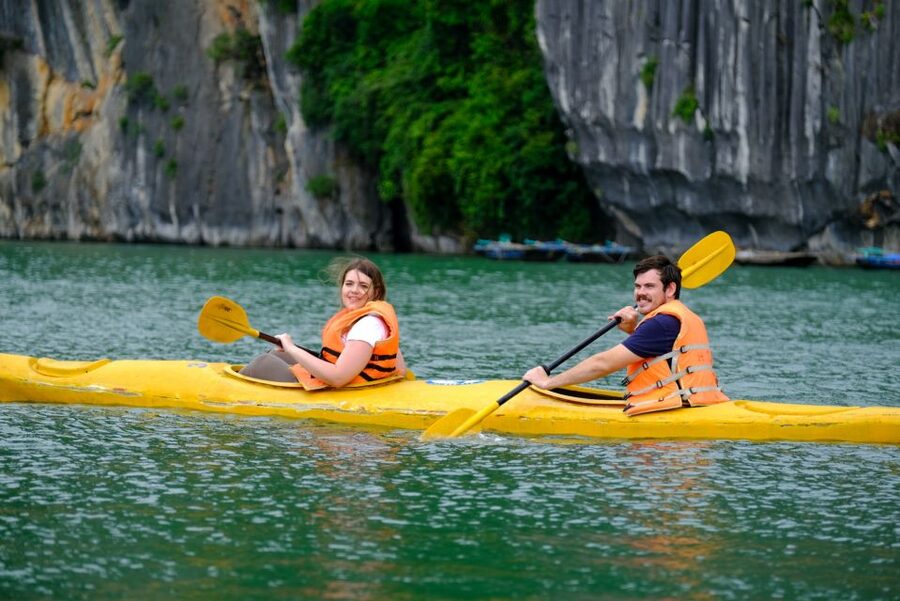 Hanoi: Roundtrip Halong Bay Islands, Caves, Kayaking & Lunch - Sung Sot Cave on Bo Nau Island: The Cave Stop You Actually Remember