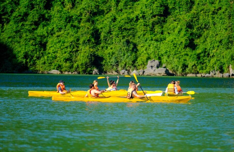 Hanoi: Roundtrip Halong Bay Islands, Caves, Kayaking & Lunch - What the 6-Hour Day Actually Feels Like (and How to Prepare)