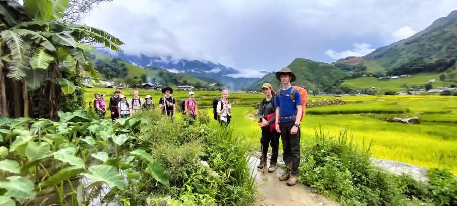 Hanoi: Sapa Trekking 2 Days 1 Night - Sleeper Bus from Hanoi - Trekking reality check: shoe test, pace, and muddy ground