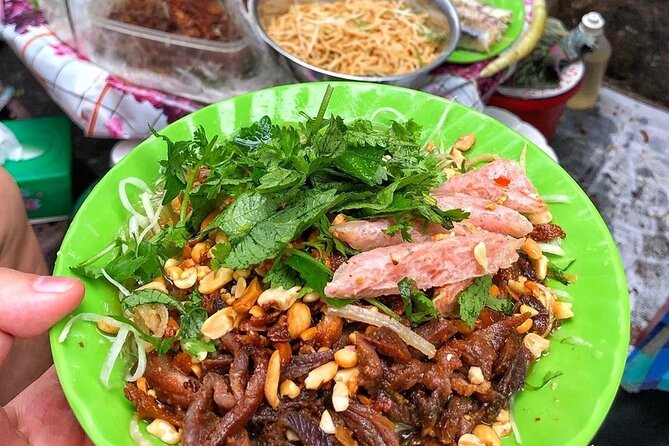 Hanoi Street Food Tour - Why the walking matters: eating between scooter chaos