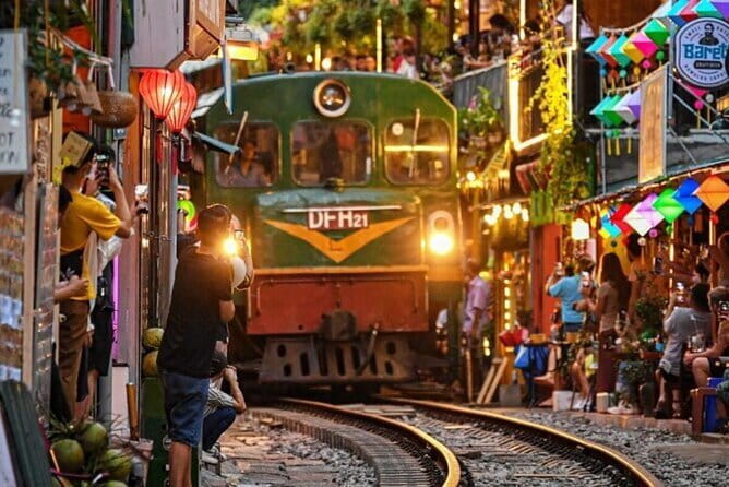 Hanoi street food walking and train street visit - Why the 6:00 pm timing works for Hanoi street food