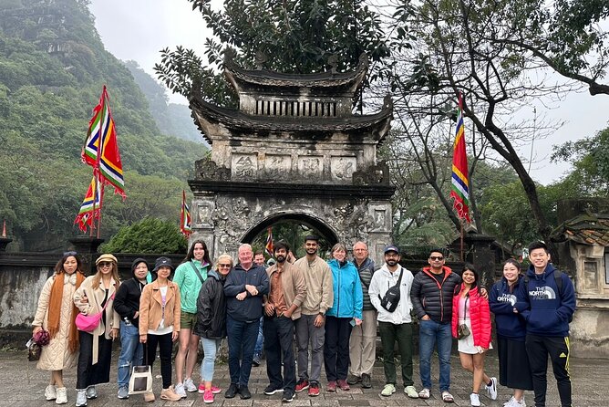 Hanoi to Ninh Binh Day Trip: Mua Cave, Trang An Boat Ride - Lunch - Tràng An Grottoes boat ride: the calm part you will remember