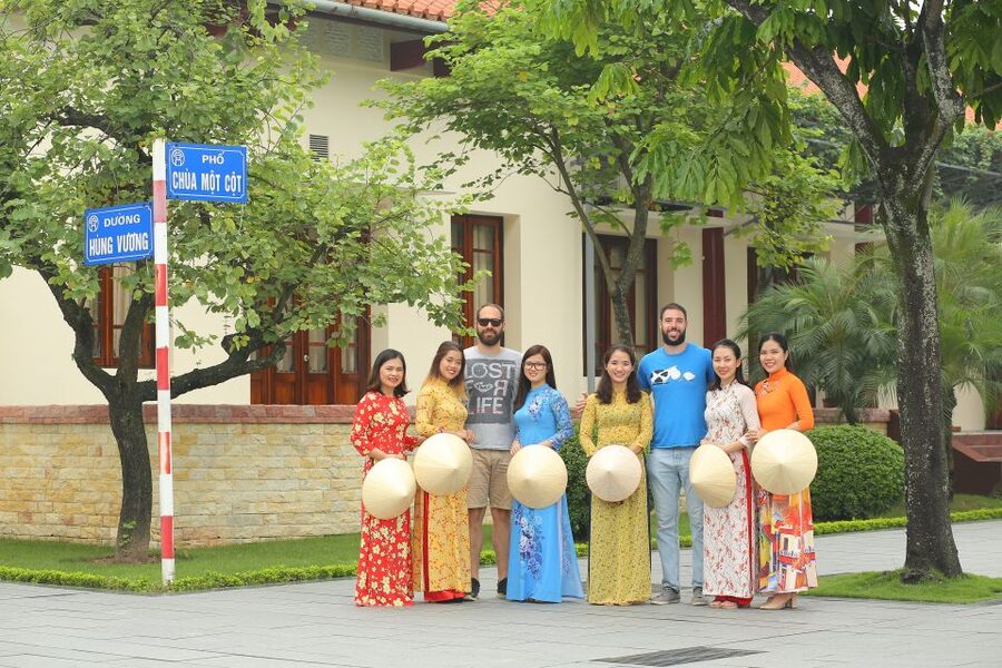 Hanoi: Traditional Ao Dai Dress and Non La Hat Rental - Price and Value: Why $9 Actually Makes Sense