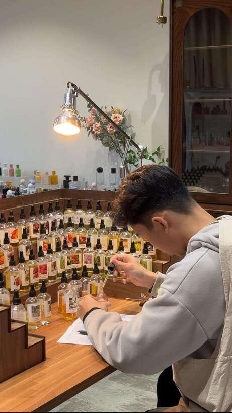 Hanoi: Vietnam Scents Perfumery Class - Hanoi Perfume Workshop at Muối Studio: cool, quiet, and designed for smelling