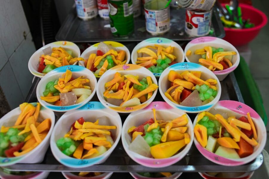 Hanoi Walking Street Food Tour & Cyclo Ride - Getting there: Hoàn Kiếm hotel pickup and the Hàng Bông meeting point