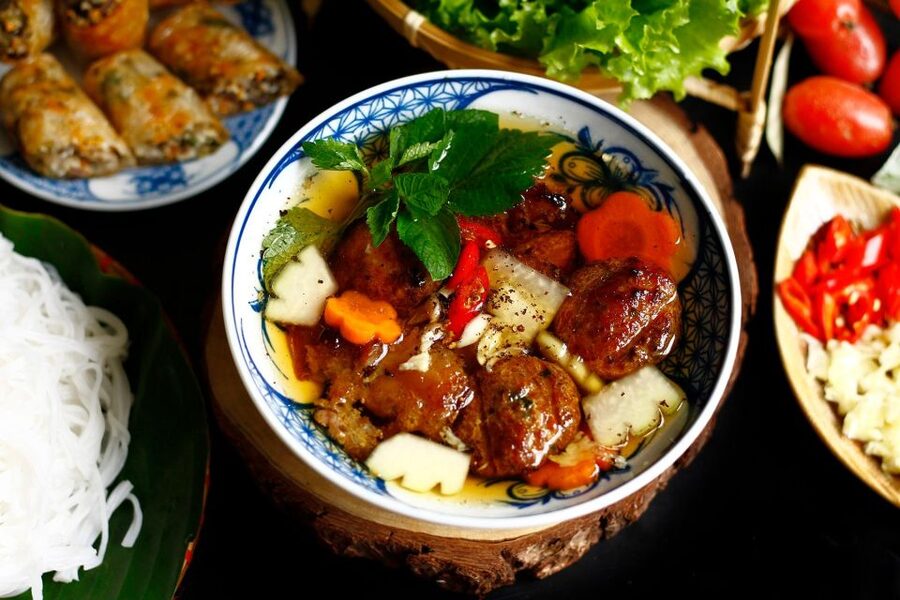Hanoi: Walking Street Food Tour & Train Street w/Local Guide - Who This Tour Suits Best, and Who Should Skip It