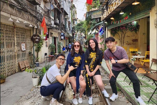 Hanoi Walking Street Food Tour with Train-Street Visit - Banh mi: the fast sandwich you’ll want to recreate