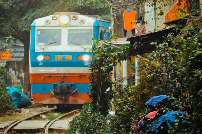 Hanoi Walking Street Food Tour with Train-Street Visit - Starting on Bat Su Street: your “no guesswork” food warm-up