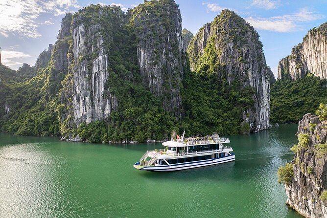 Hercules Grand Day Cruise Tour, Sung Sot Cave,Titop, Luon Cave - From Hanoi Old Quarter to Tuan Chau Marina, the day starts early
