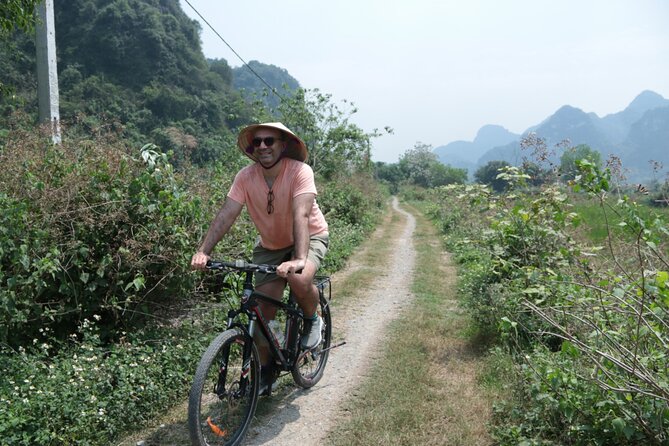 Hidden Ninh Binh Luxury Full Day Group Tour (Tam Coc - Hoa Lu) - Guides and drivers: what your day feels like in their hands